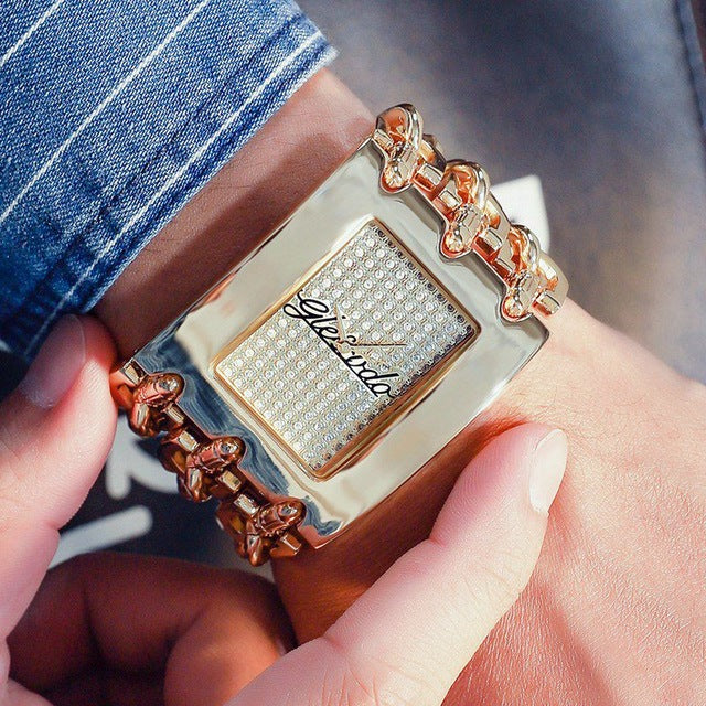 Modern Minimalist Gold Quartz Watch for Women