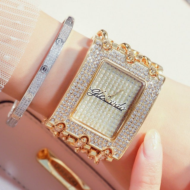 Modern Minimalist Gold Quartz Watch for Women