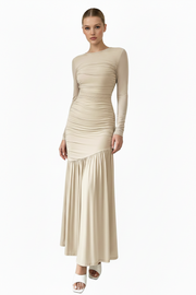 Modieuze slanke geplooide elegante lange mouwen jurk