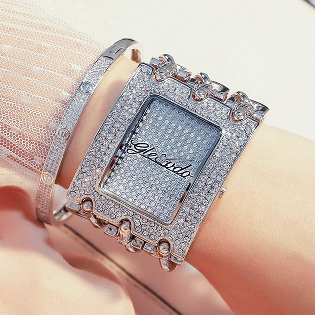 Modern Minimalist Gold Quartz Watch for Women