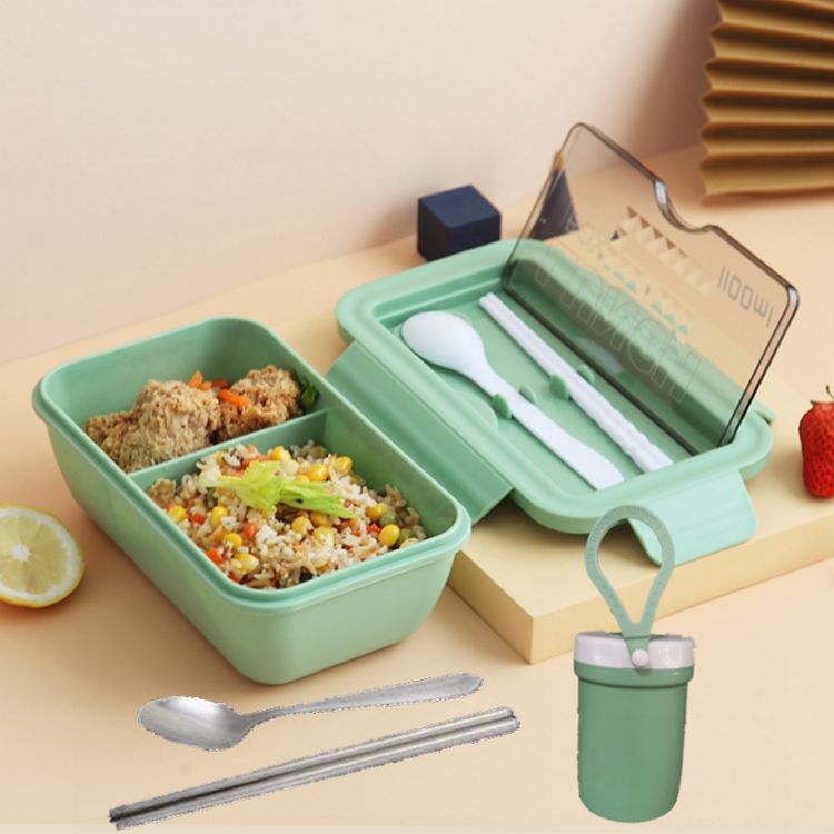 Plastic lunch box