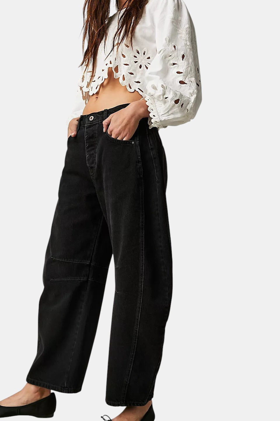 Allzom High Stretch Mid-Rise Barrel Jeans in black denim with wide leg shape and pockets. Casual baggy fit.