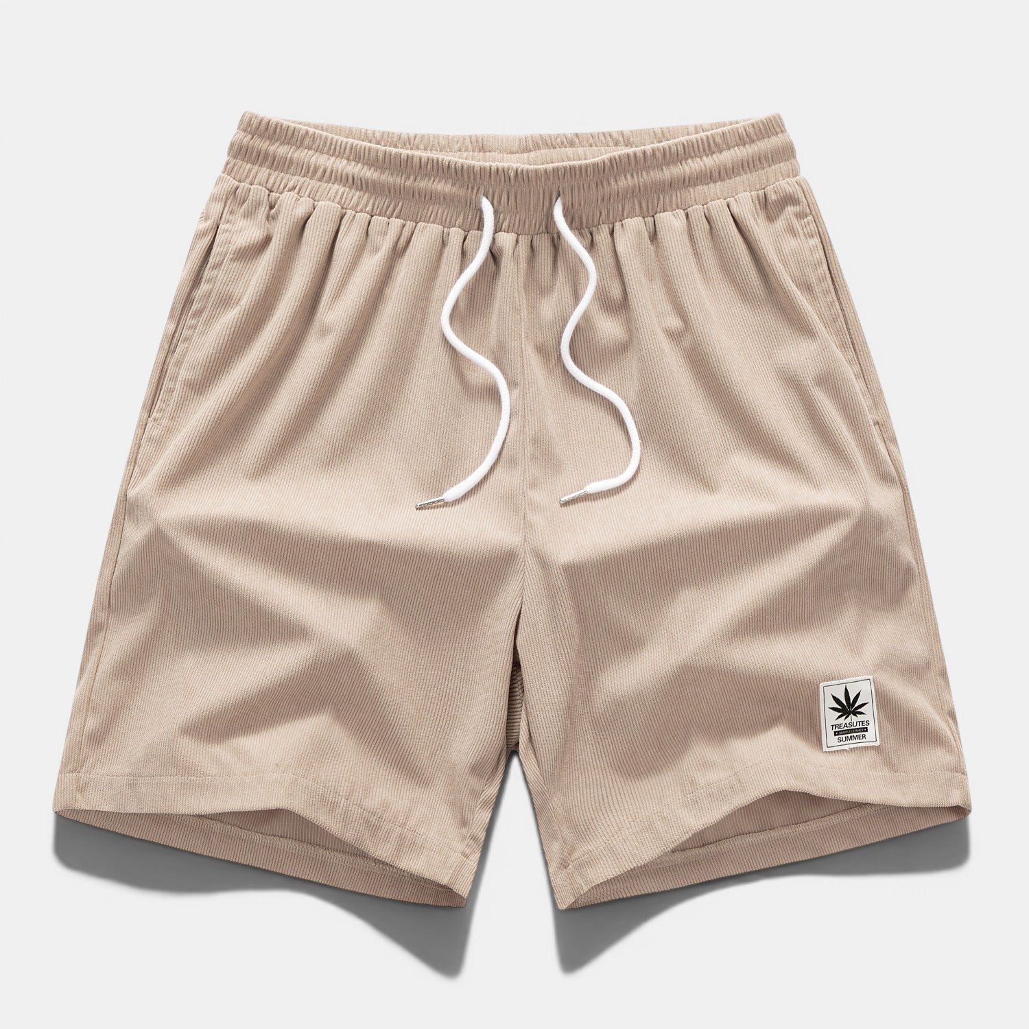 Calções de ganga bege para homem da Allzom com cordão, cintura elástica e bolso lateral com logótipo.
