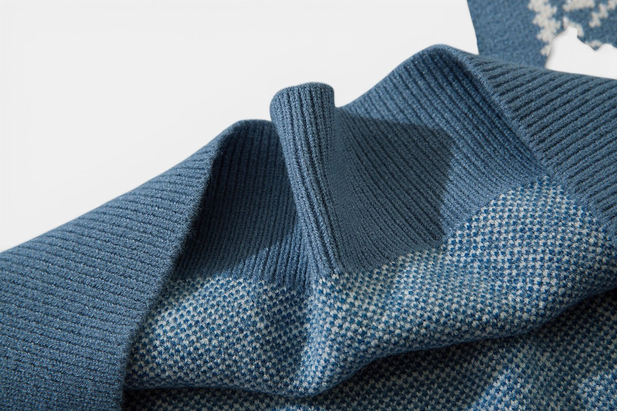 Allzom azul malha de camisola com padrão xadrez em contraste, gola redonda e punhos canelados.