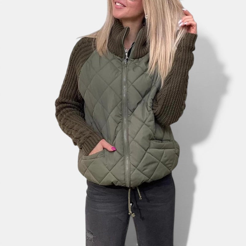Allzom casaco acolchoado verde com gola alta e mangas de malha canelada, fecho de correr e bolsos.