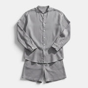 Conjunto Allzom de camisa de manga comprida cinzenta e calções de linho com colarinho mandarim.
