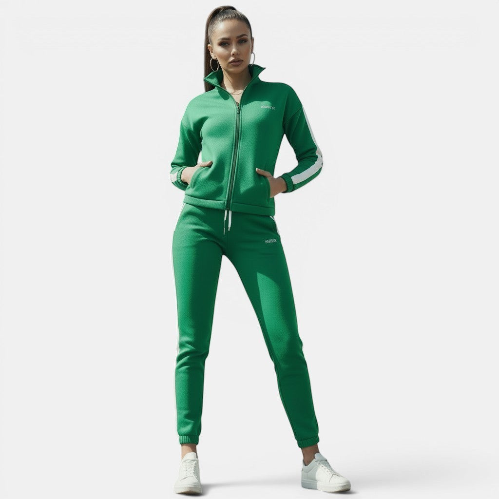 Conjunto de fato de treino verde Allzom com fecho completo e calças desportivas com riscas brancas nas mangas e pernas.