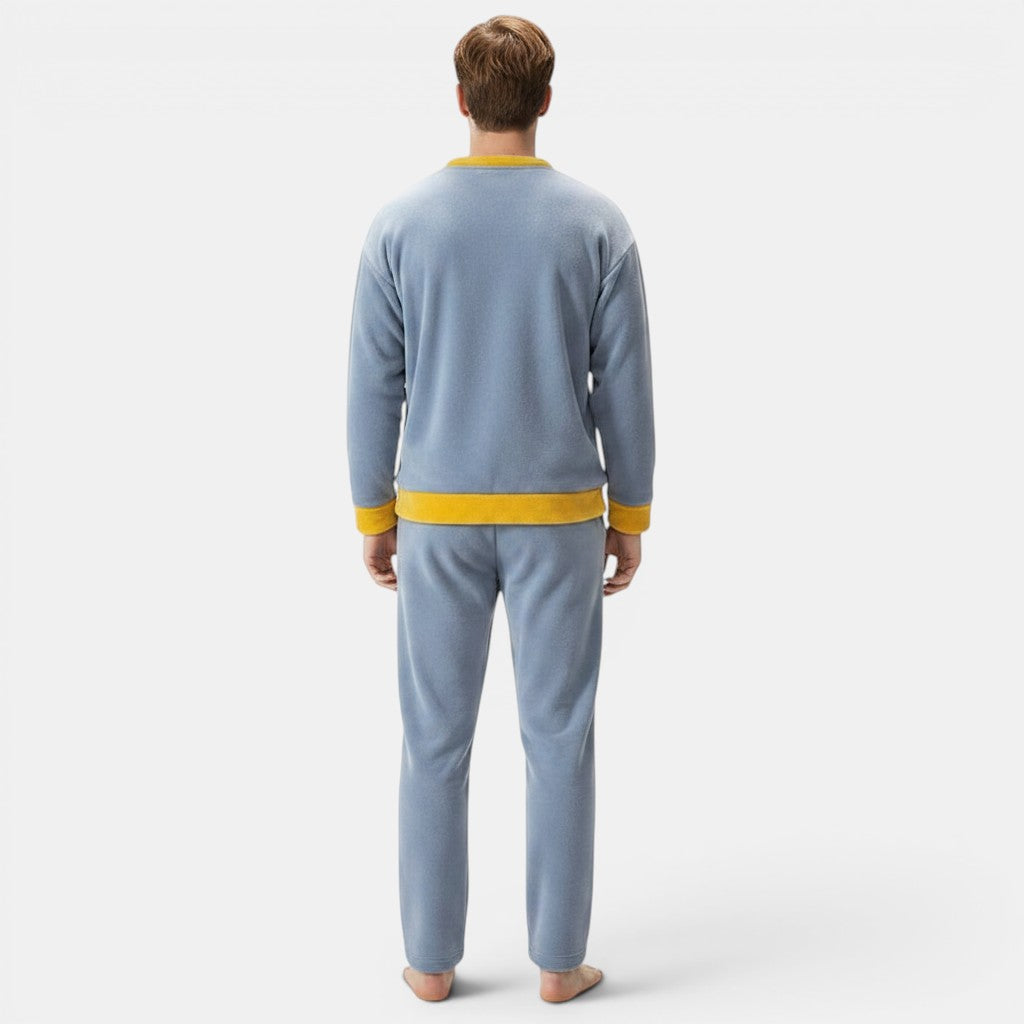 Allzom fato de pijama acolchoado de flanela azul claro com detalhes amarelos nas mangas e na cintura.