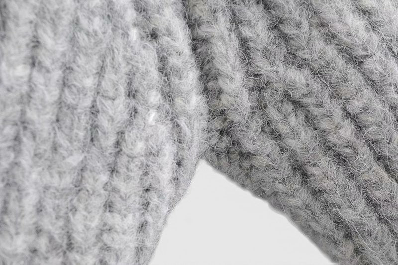 Allzom grey knitted hooded sweater made of polyester, with a loose casual fit and zipper closure.