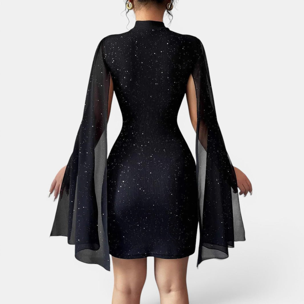 Vestido preto justo de malha com decote alto e mangas de chiffon tipo capa com brilhos, da Allzom