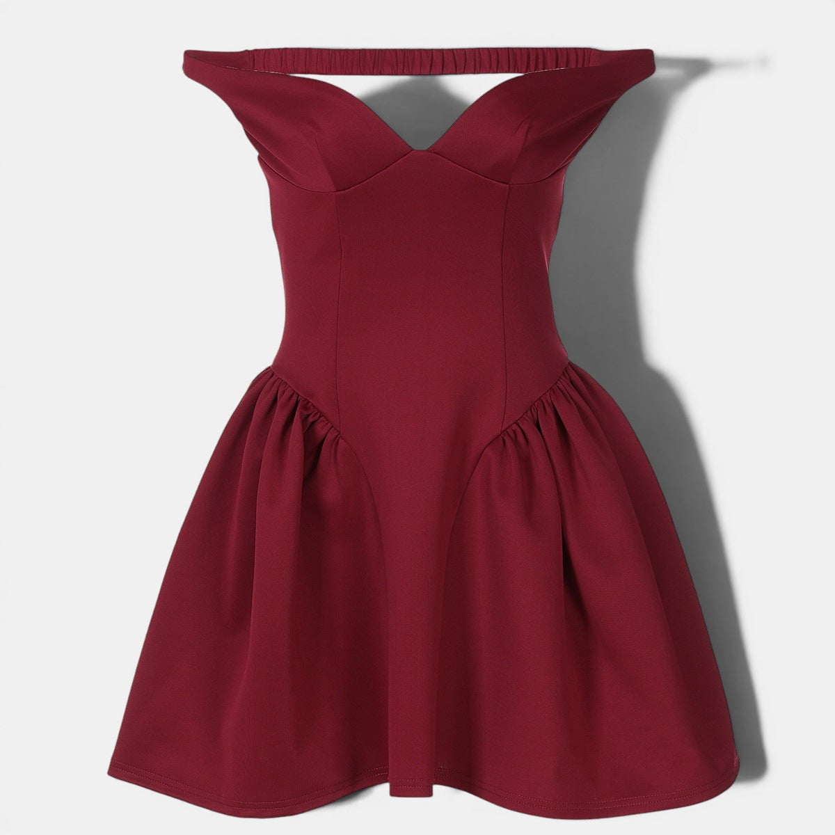 Vestido justo de cor vinho tinto da Allzom com decote ombro a ombro e saia em linha A, feito de poliéster.