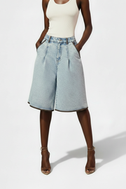 Jeans Curtos Flare com Contraste para Mulher